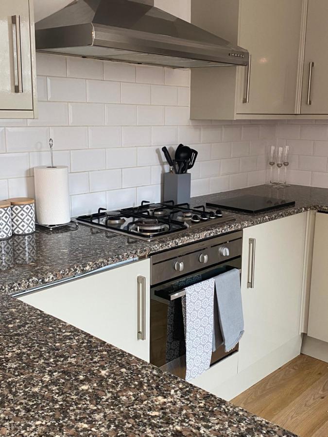 Central Leeds Townhouse With Private Roof Garden Sleeps 4 エクステリア 写真
