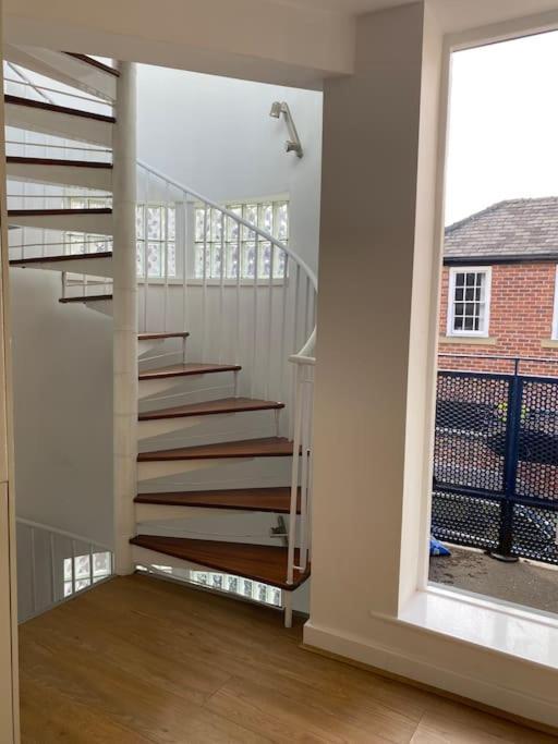 Central Leeds Townhouse With Private Roof Garden Sleeps 4 エクステリア 写真