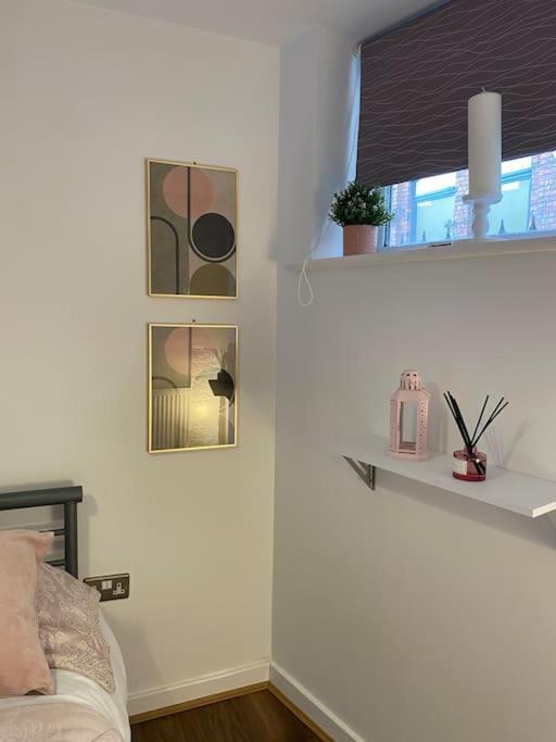 Central Leeds Townhouse With Private Roof Garden Sleeps 4 エクステリア 写真