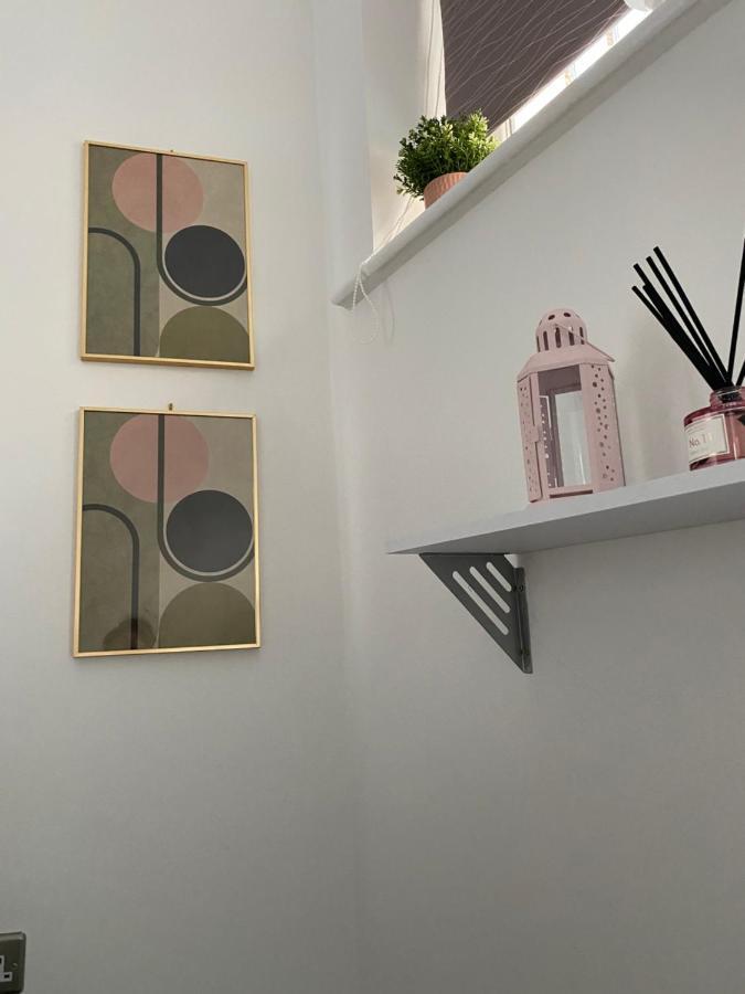 Central Leeds Townhouse With Private Roof Garden Sleeps 4 エクステリア 写真