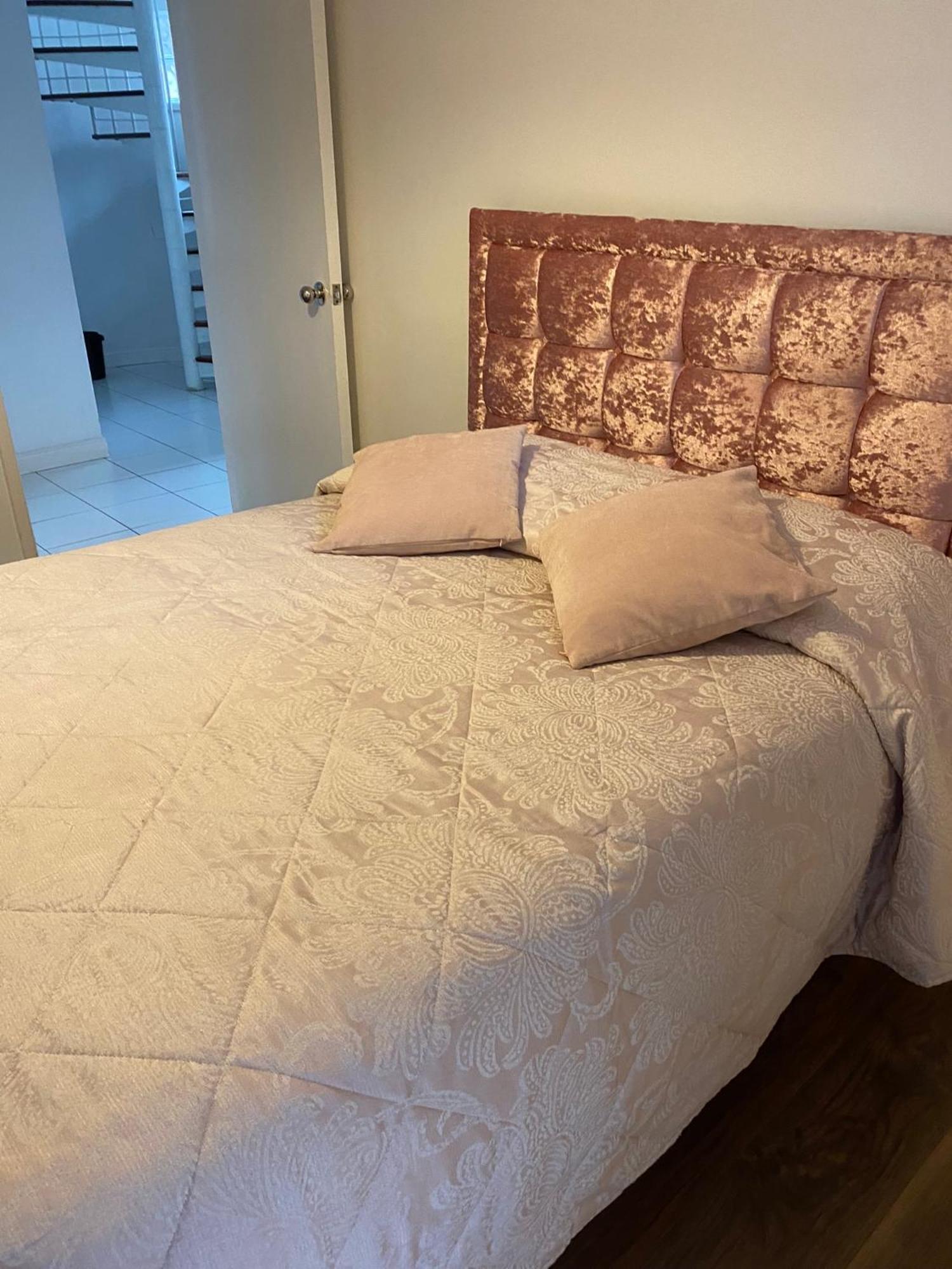 Central Leeds Townhouse With Private Roof Garden Sleeps 4 エクステリア 写真